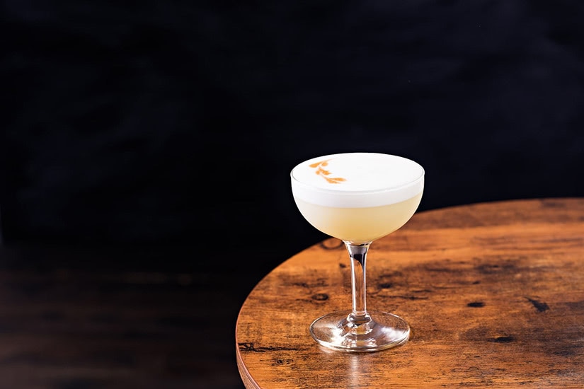 best cocktails recipe pisco sour - Luxe Digital