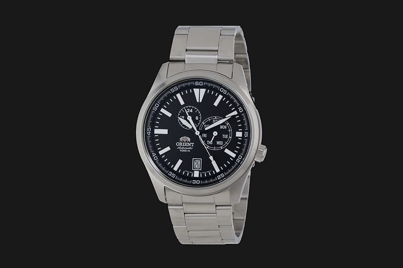 best field watch orient defender - Luxe Digital