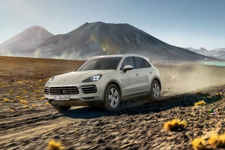 best luxury suvs 2023 porsche cayenne e hybrid coupe - Luxe Digital