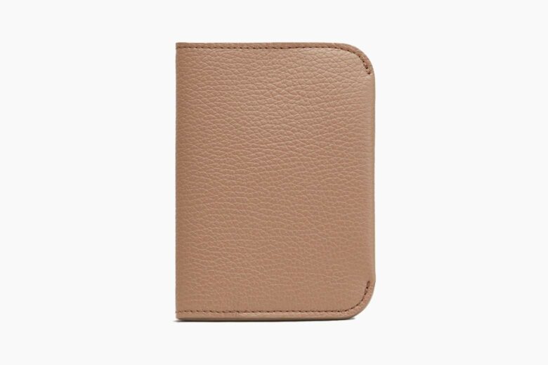 best passport holders cuyana pebbled passport case - Luxe Digital