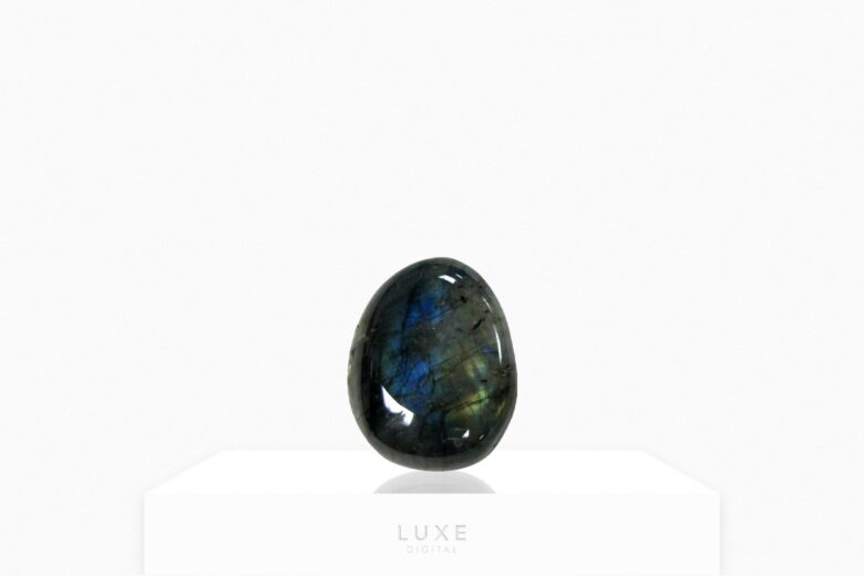 black gemstones black labradorite review - Luxe Digital