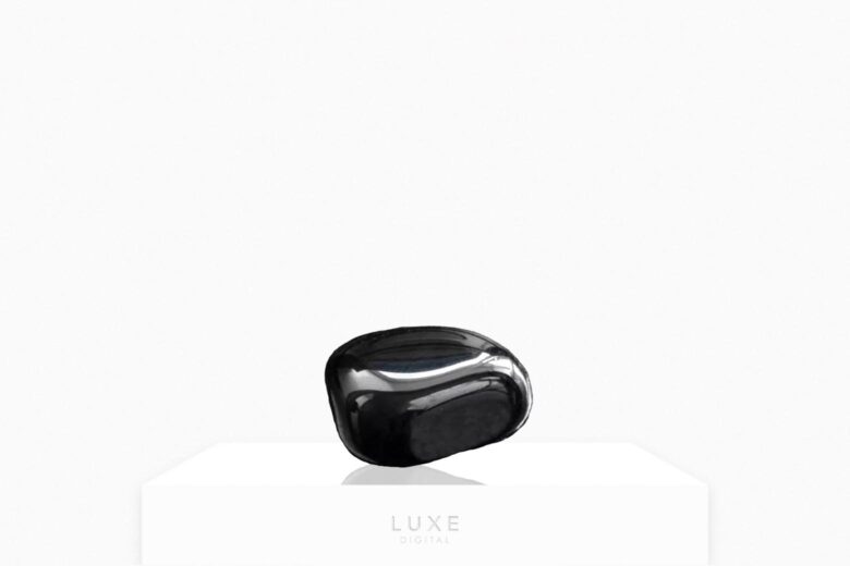 black gemstones black onyx review - Luxe Digital