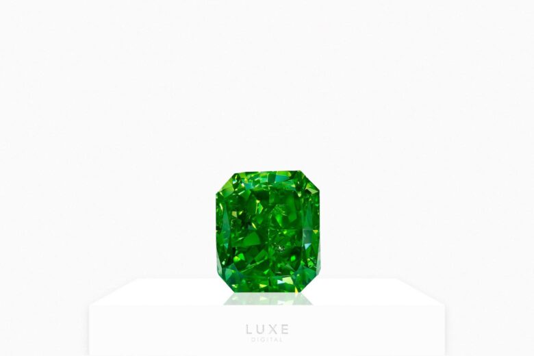 green gemstones green diamond review - Luxe Digital