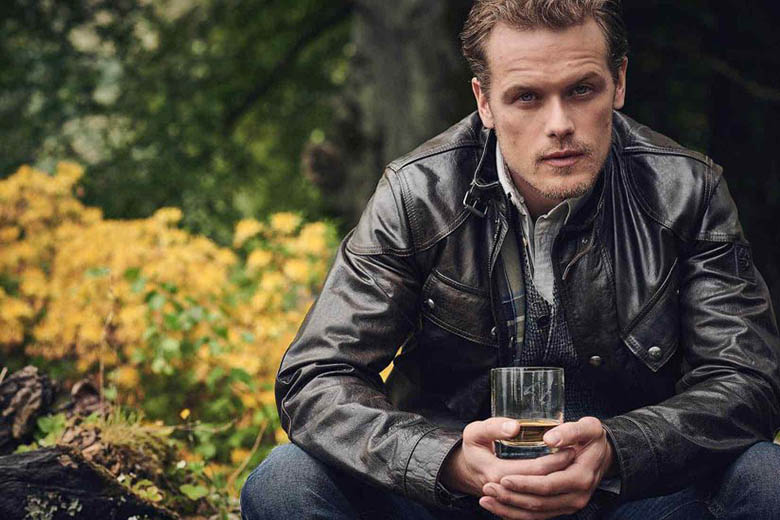 sassenach drinking whisky - Luxe Digital