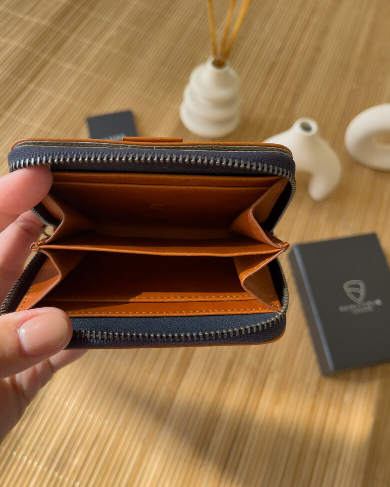 Vaultskin Mayfair wallet review price - Luxe Digital