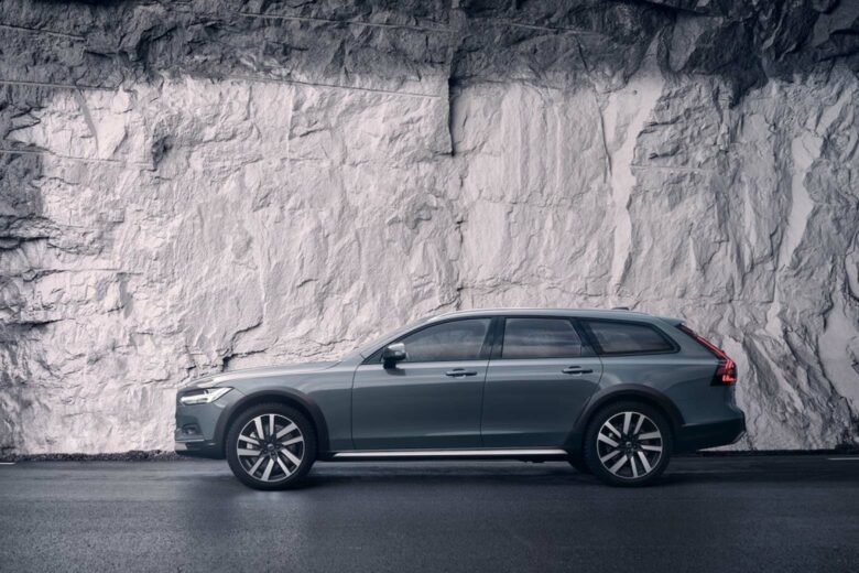 volvo brand volvo v90 cross country - Luxe Digital