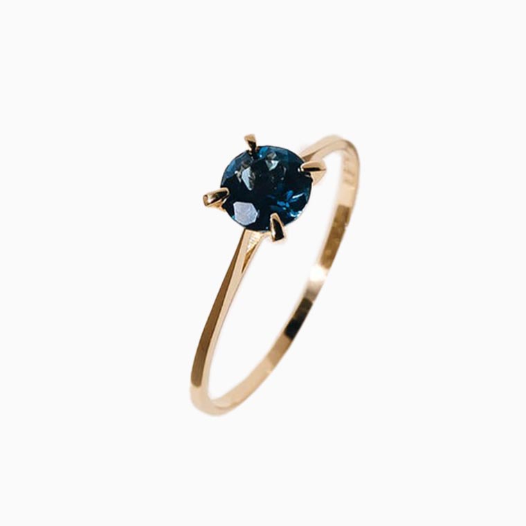 women black tie attire guide linjer 14k gold ring - Luxe Digital